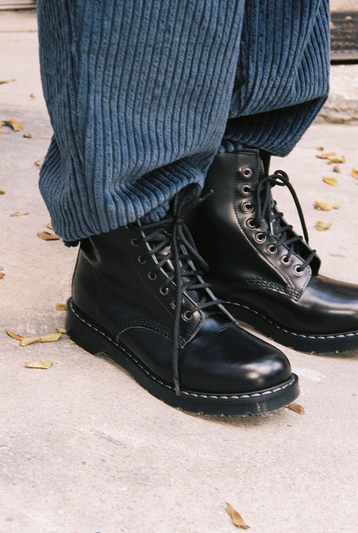 Solovair 8 Eye Derby Boot Black Hi-Shine